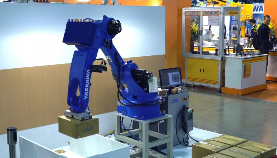 台北自動化工業展 MOZI視覺檢測系統 & 安川軸機械手臂